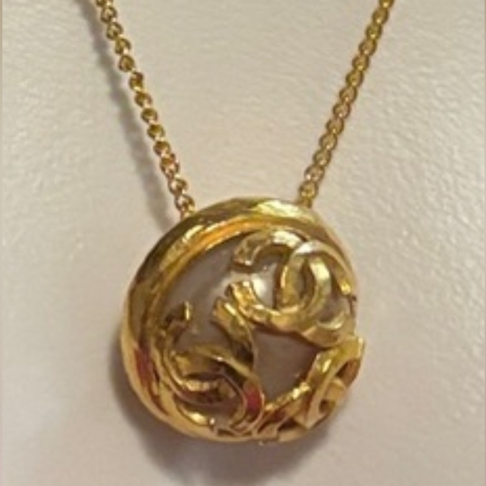 Chanel earring Elegant Gold Pendant Necklace